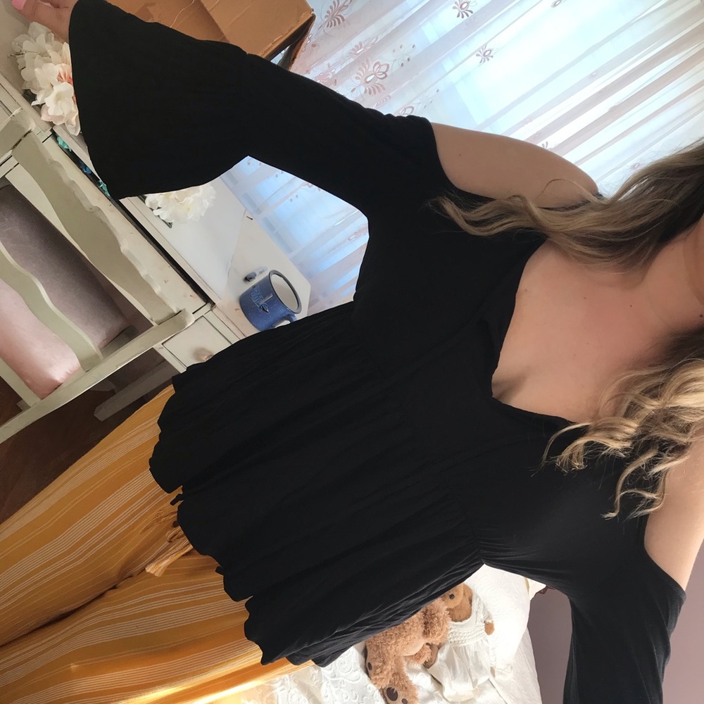Cold shoulder top